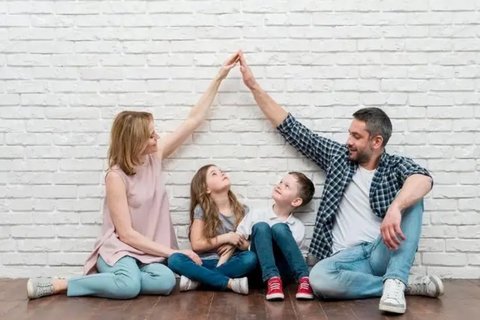 七个月代生宝宝意外掉床的应对与反思
